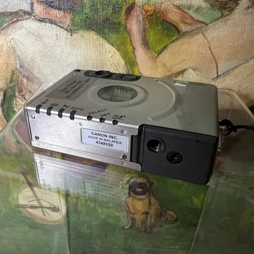 Canon ELPH 2 Digital Camera Silver with Case Untested AS IS